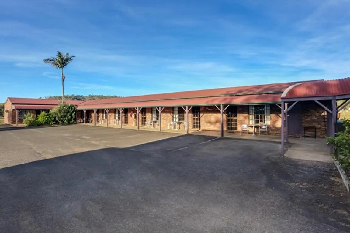 Fernvale Hotel Motel
